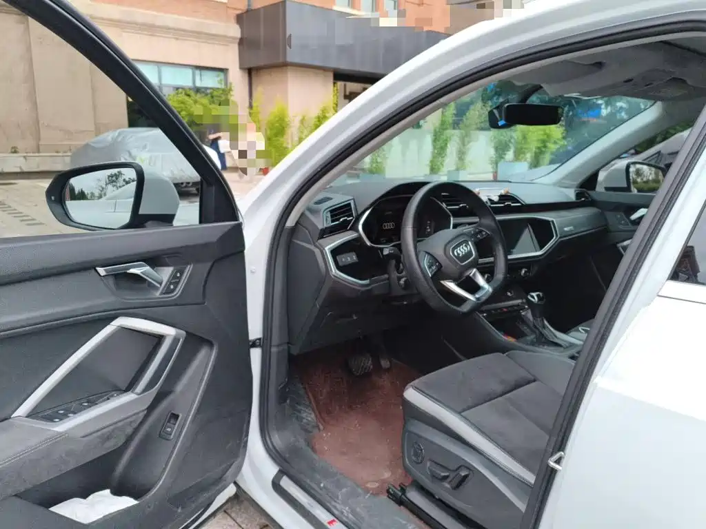 Photo 13 - Audi Q3