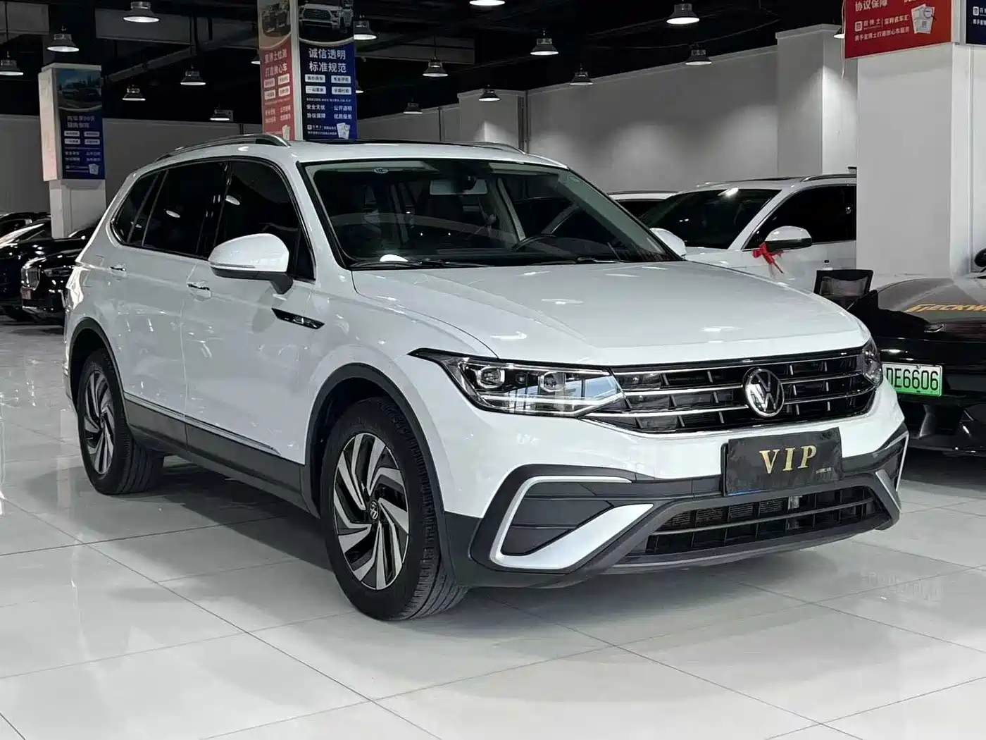 Volkswagen Tiguan L 2024 300TSI Auto 2WD Smart Edition фото 3