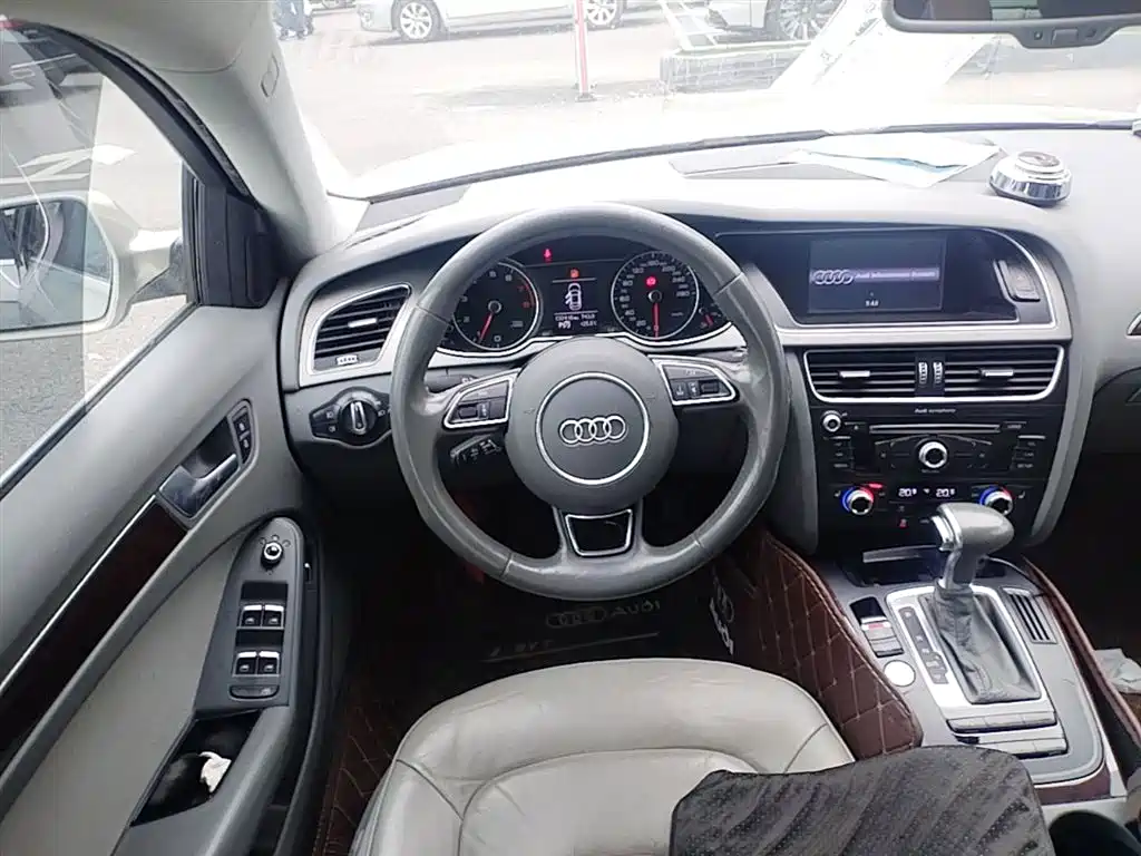 Audi A4L 2016 35 TFSI Automatic Comfort фото 17