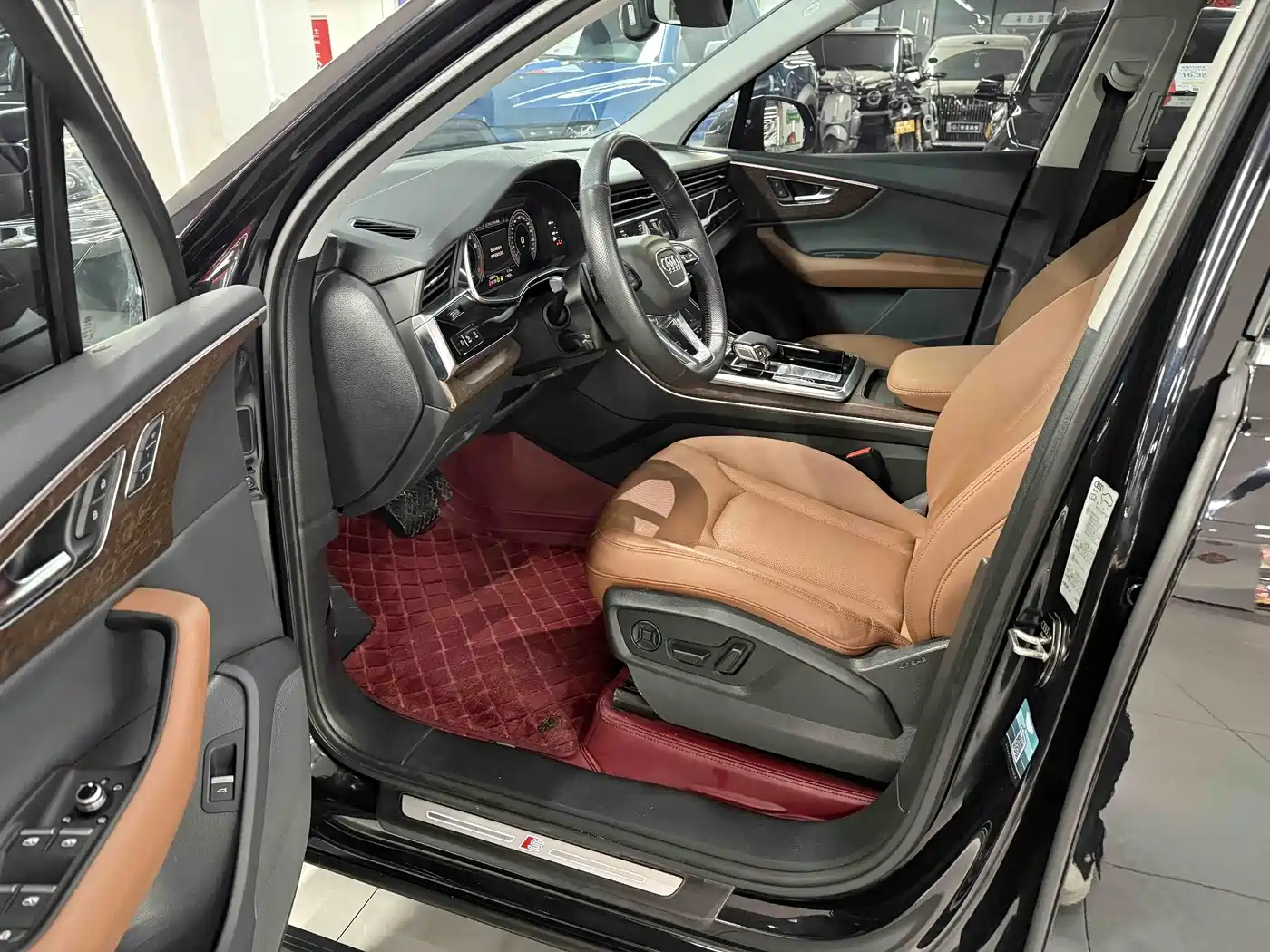 AUDI Q7