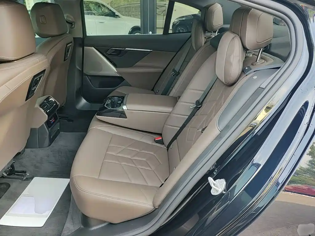 BMW i5 2025 2025 eDrive 35L M Sport Package