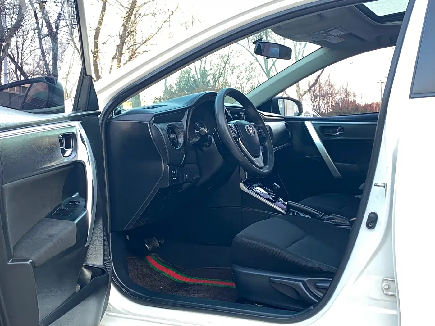 Toyota Levin 2017 Facelift Hybrid 1.8H GS E-CVT Elite Sunroof Edition China V фото 8