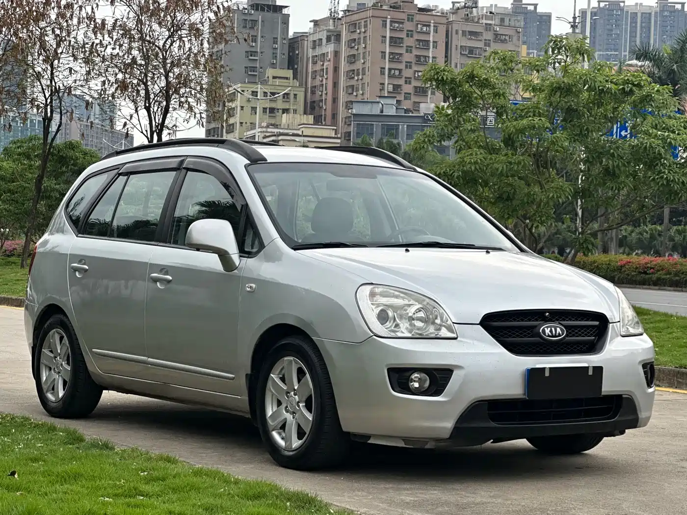 Kia Carens 2007 2.0L 7-Seater Comfort фото 3