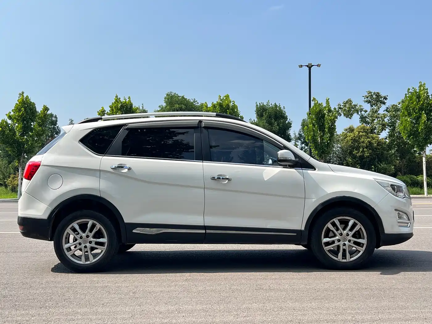 Baojun 560 2015 2015 1.8L Manual Elite