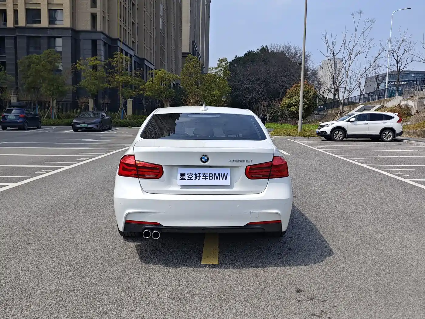 BMW 3 Series 2017 320Li M Sport фото 14