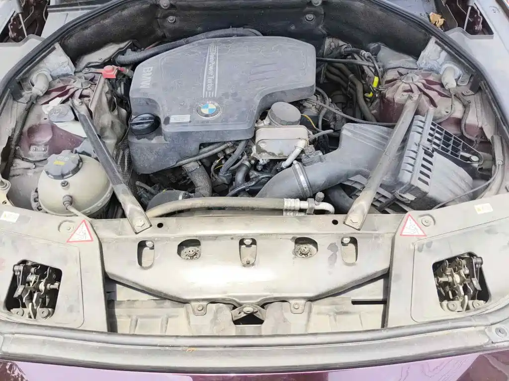 BMW 5 Series GT 2015 2014 528i Leading