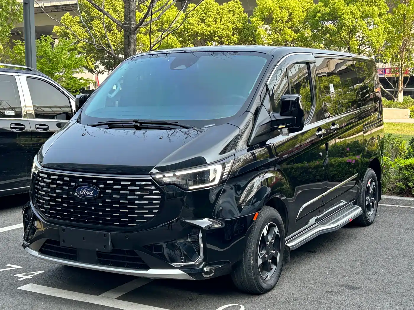 Ford Tourneo 2023 2.0T Automatic Premium Edition