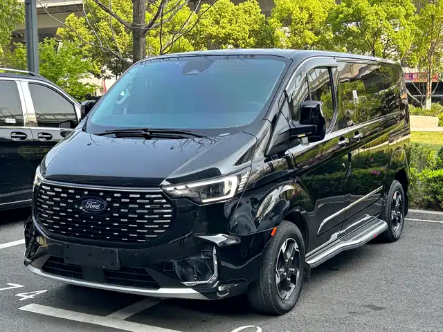 ford touruiou
