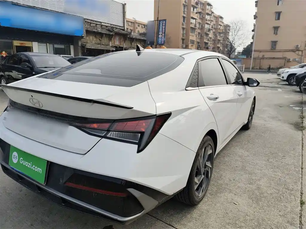 Hyundai Elantra 2023 1.5L CVT GLX Elite Edition фото 5