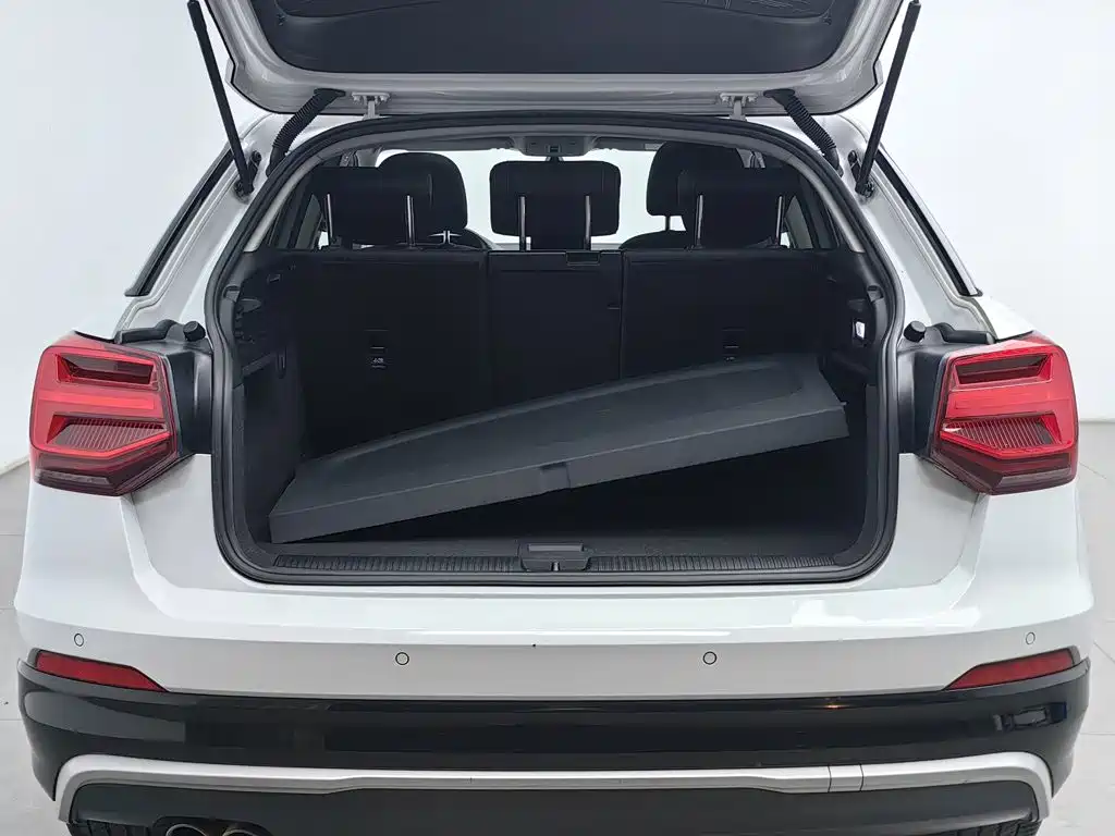 Audi Q2L 2019 2018 35 TFSI Launch Exclusive Edition China V