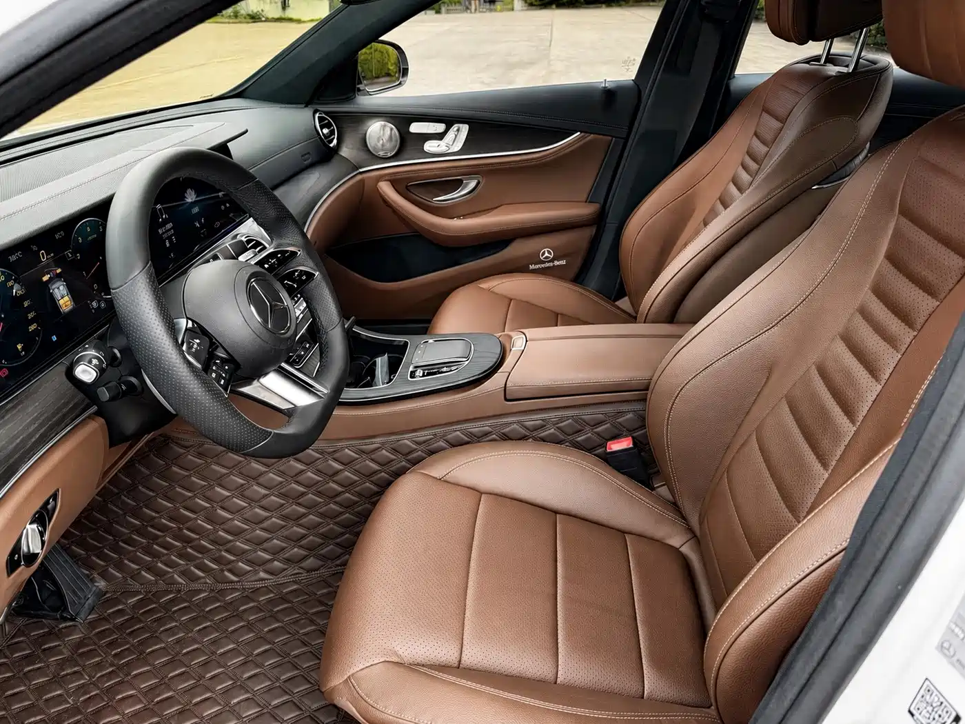 Mercedes-Benz E-Class, миниатюра 10