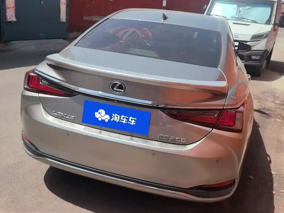 Lexus ES 2021 200 Excellence Edition фото 3