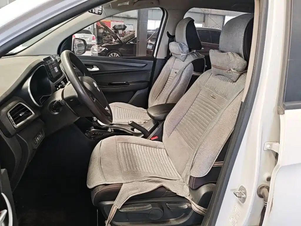 Baojun 730 2020 2019 1.5T CVT Fashion Edition 7-Seater China VI