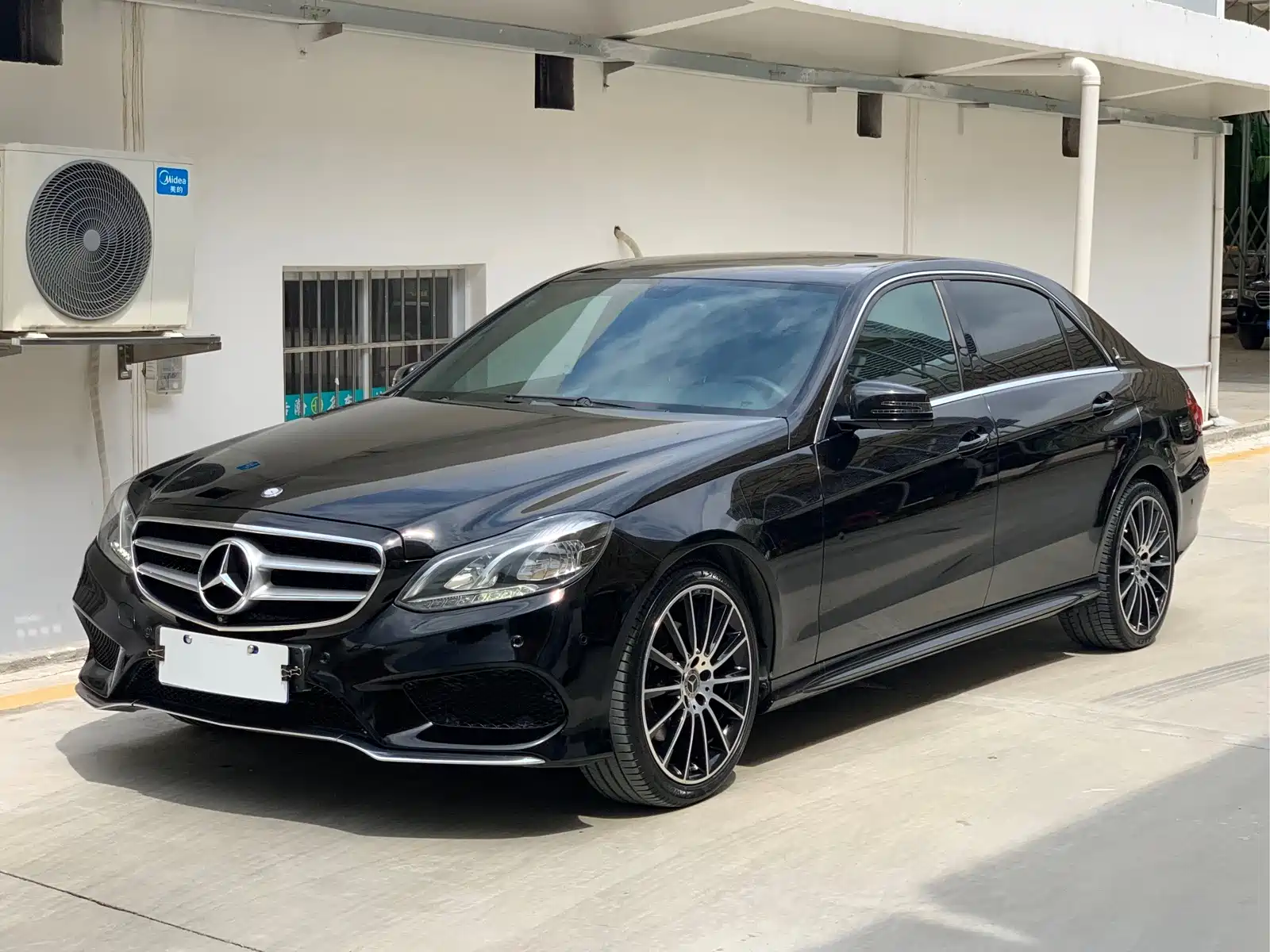 Photo 1 - Mercedes-Benz E-Class