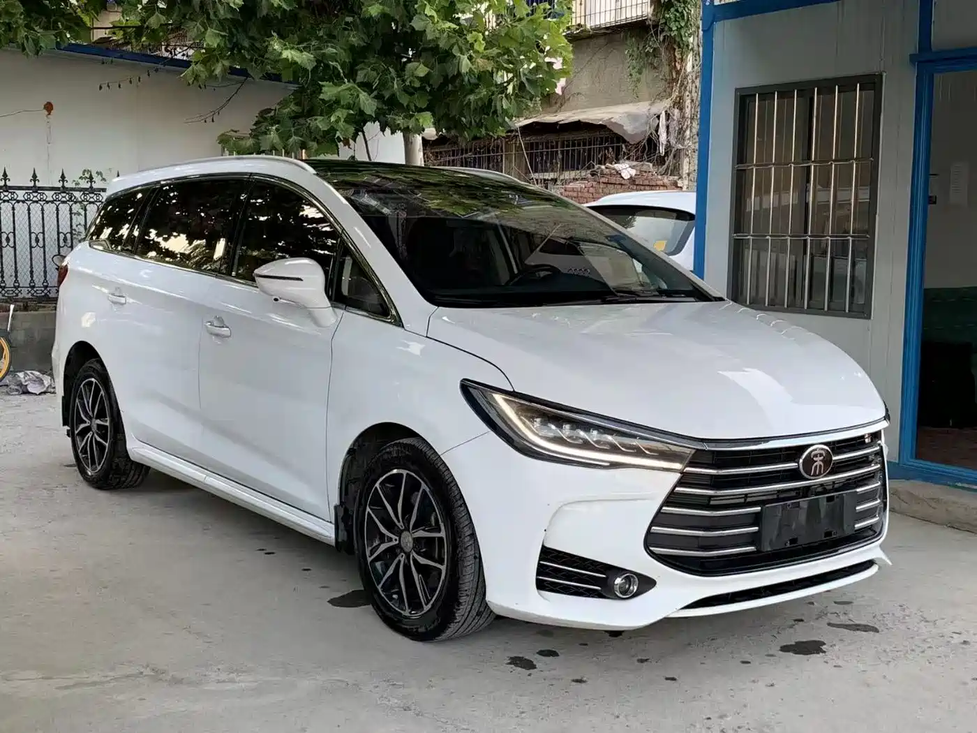 BYD Song MAX 2017 1.5T Automatic Comfort 7-seater фото 3