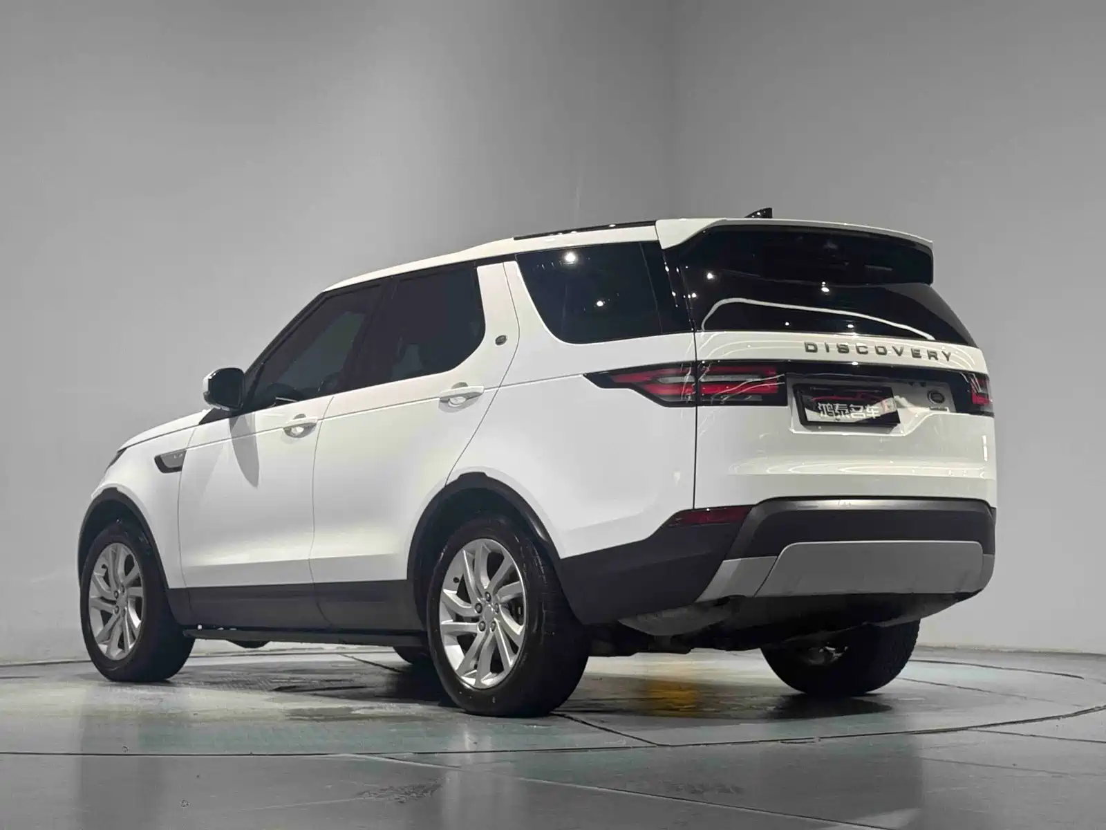 Фото 20 - Land Rover Discovery
