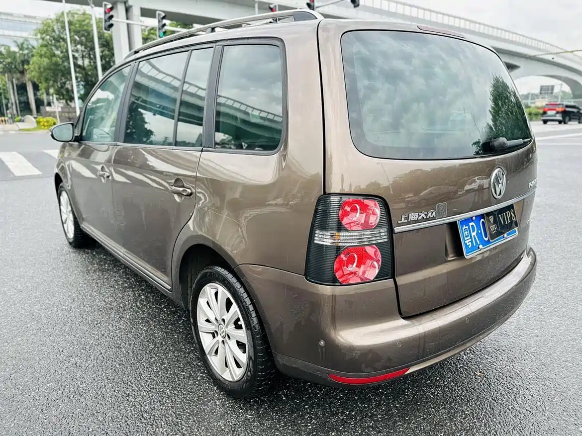 Volkswagen Touran 2013 1.4T DSG Brilliant Edition 5-seater фото 7