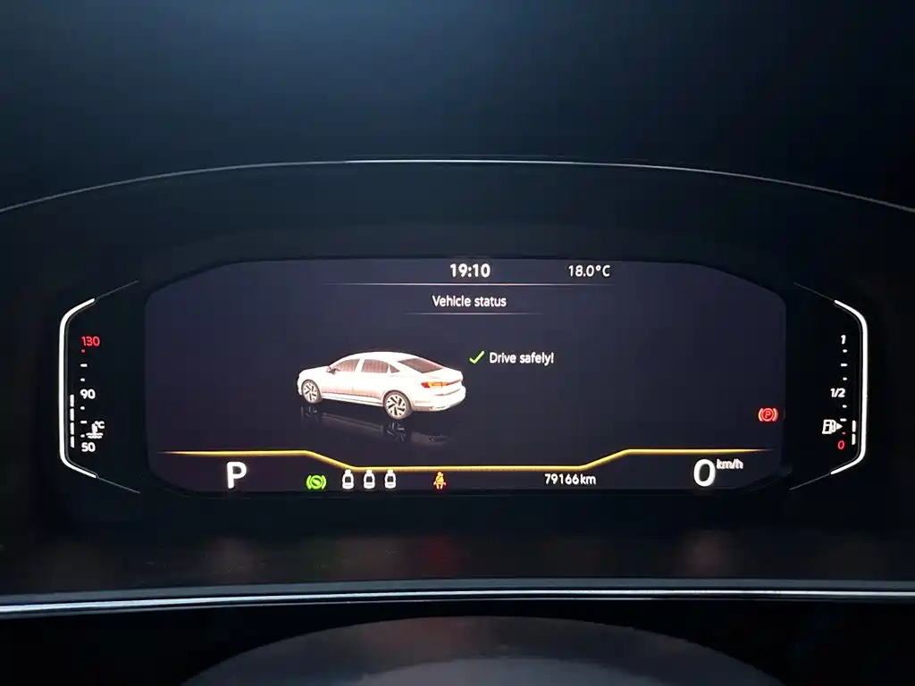 Volkswagen Passat 2023 280TSI Elite Edition фото 8