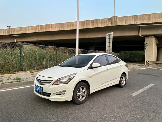 HYUNDAI RENA