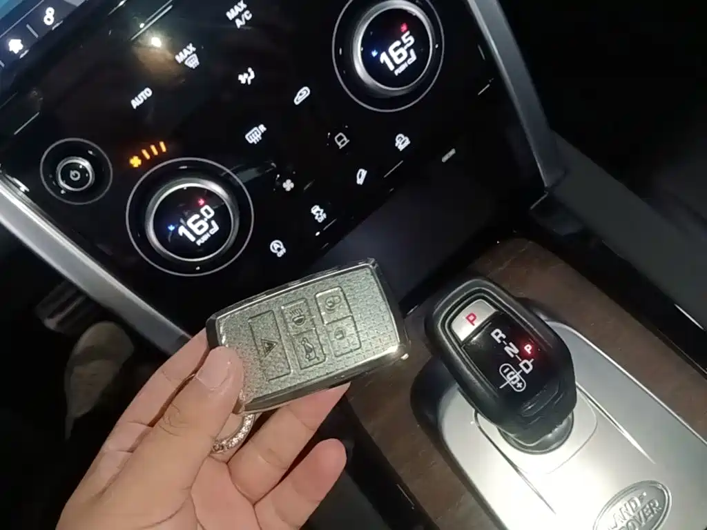 Фото 9 - Land Rover Discovery Sport