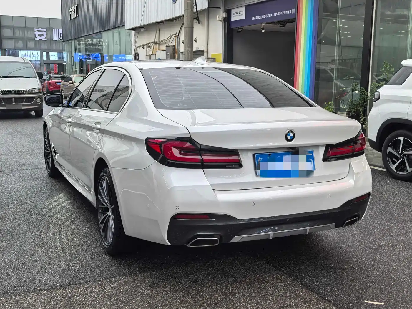 BMW 5 Series 2022 530Li xDrive M Sport Package фото 9