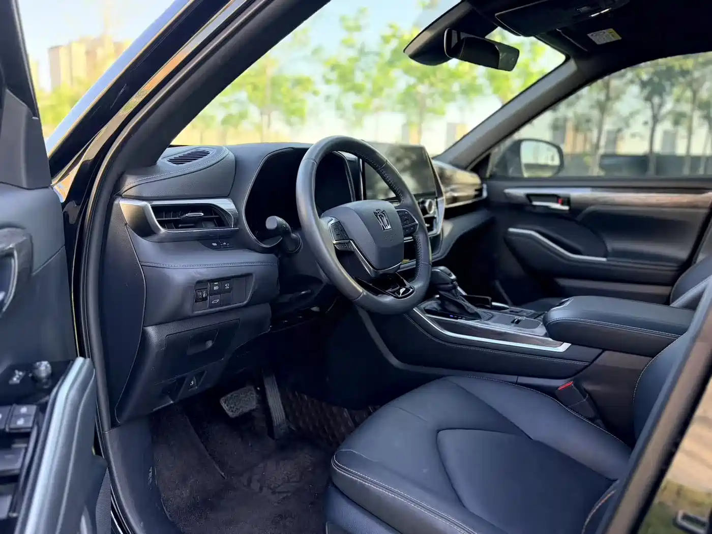 Toyota Crown Kluger 2024 2.5L HEV 4WD Premium Edition фото 4