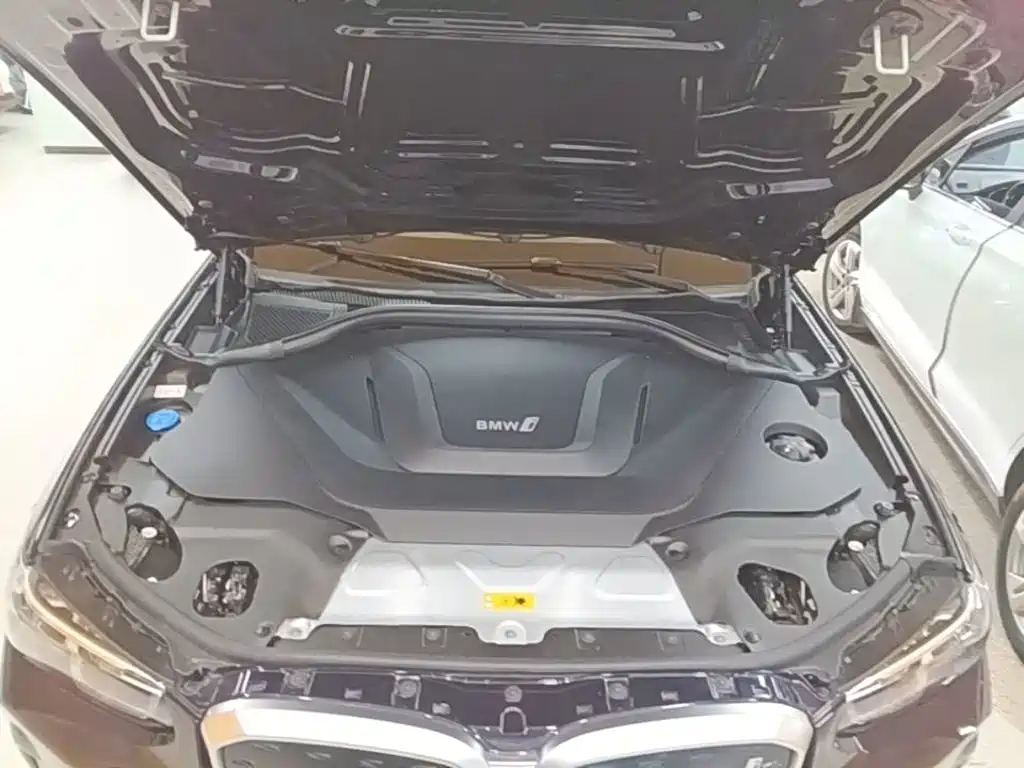 BMW iX3 2025 2024 Leading Edition