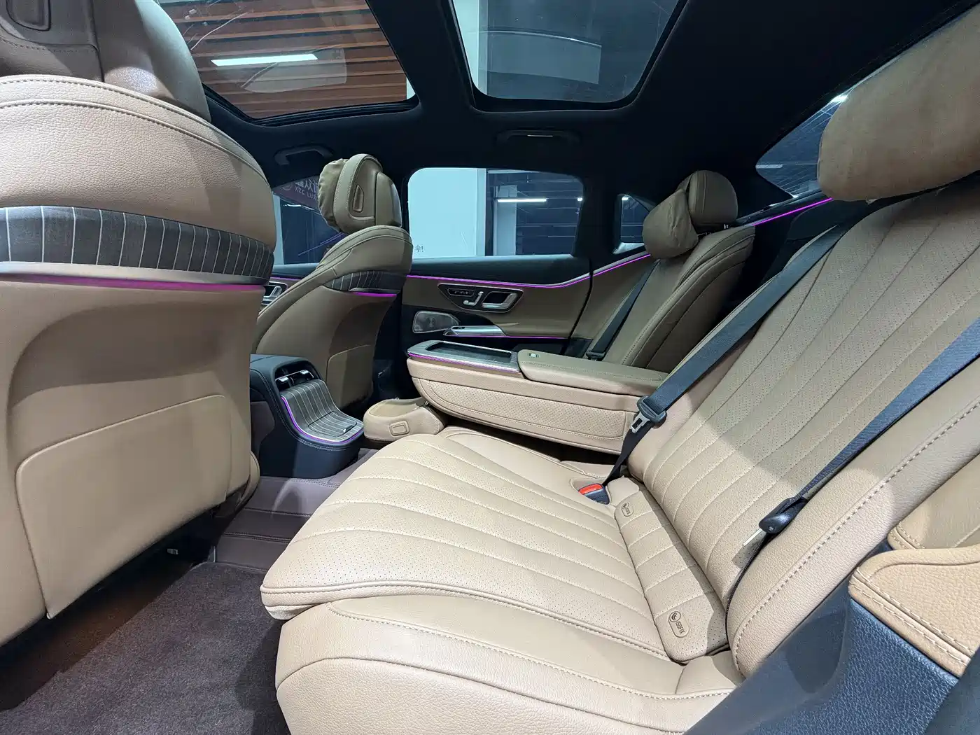 Mercedes-Benz E-Class 2025 E 300 L Luxury фото 9