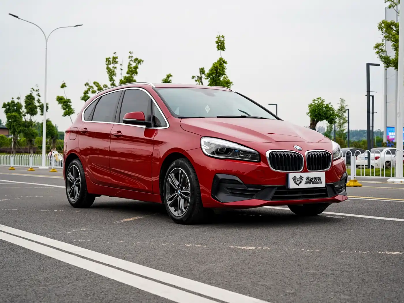 BMW 2 Series Touring 2019 218i Premium Sport Package фото 7