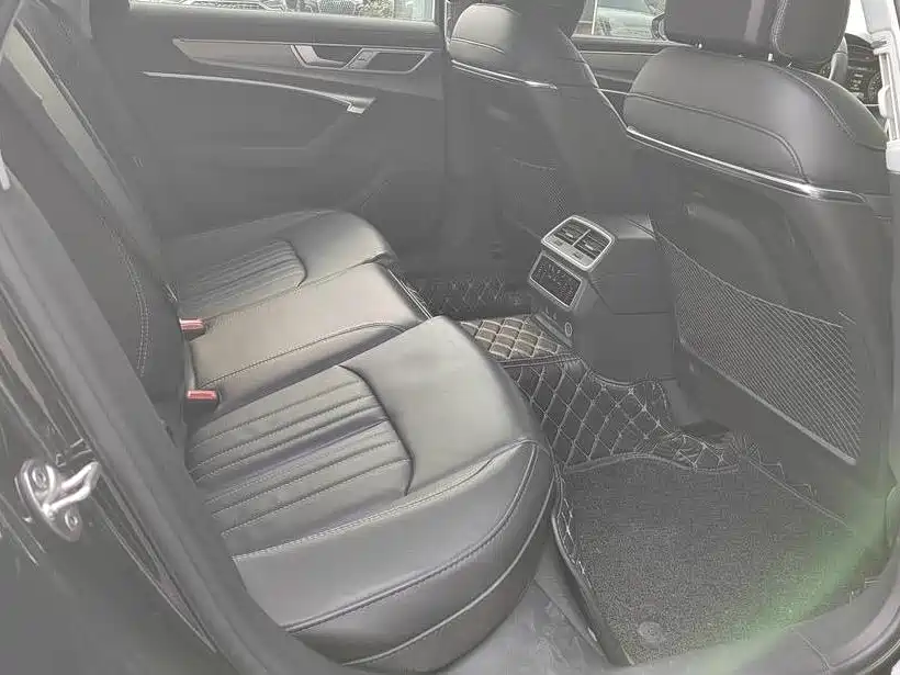 Audi A6L 2023 45 TFSI Premium Selection Elegance фото 11