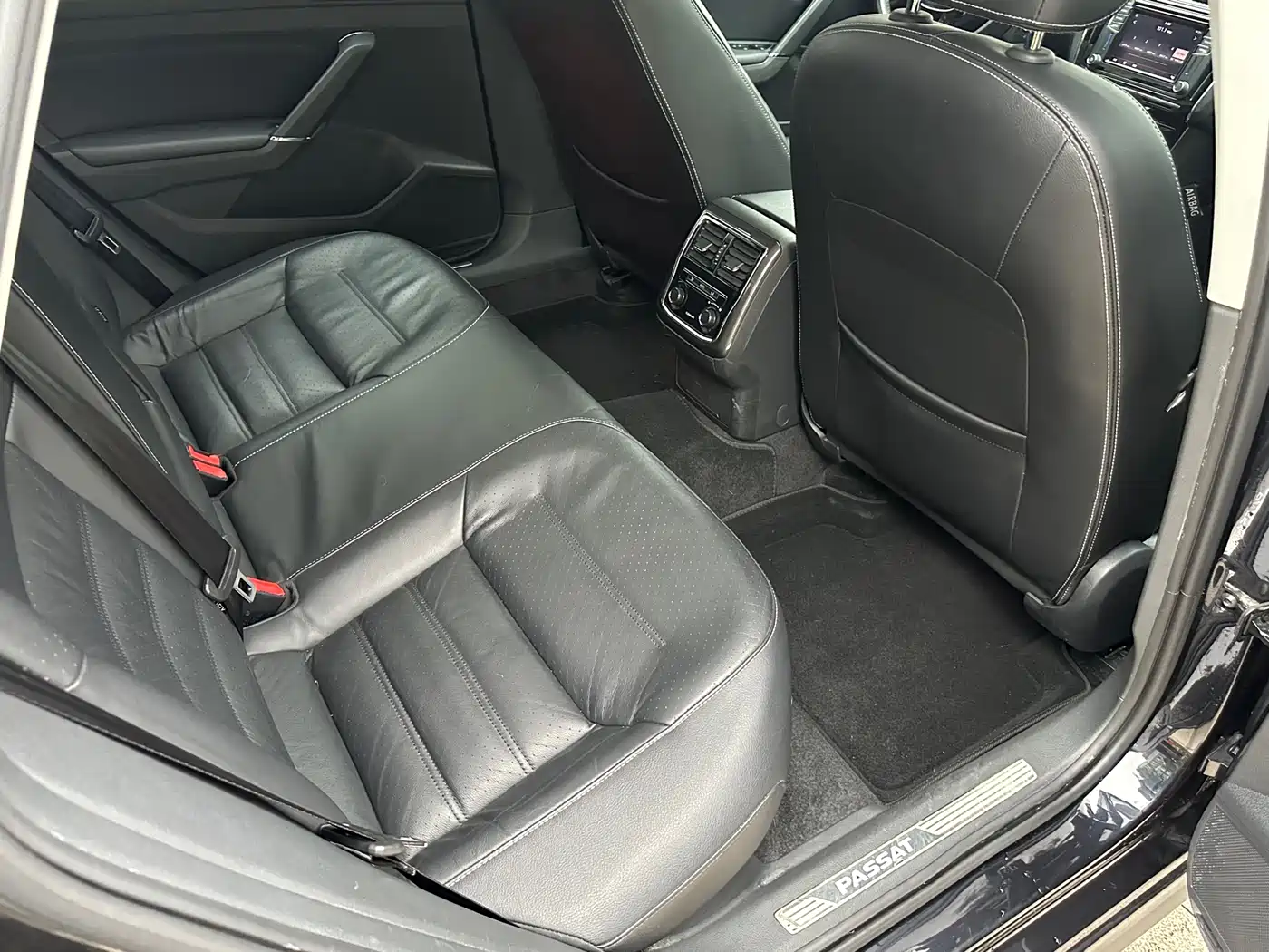 Volkswagen Passat 2016 380TSI DSG Premium Edition фото 15