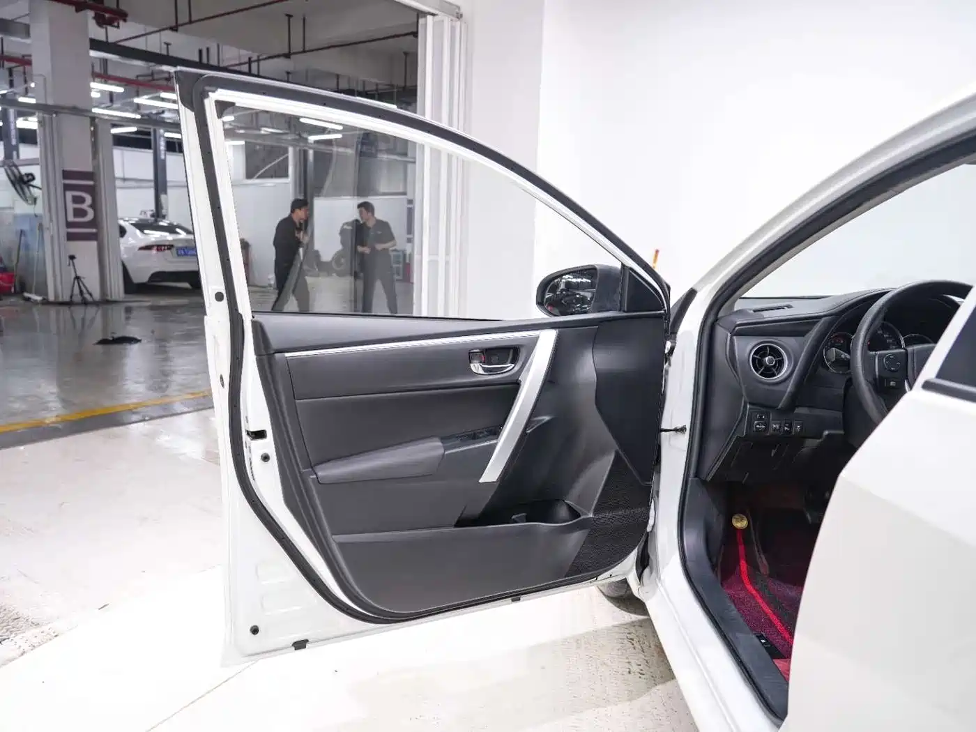 Toyota Levin 2017 Facelift 185T CVT Elite (China V) фото 13