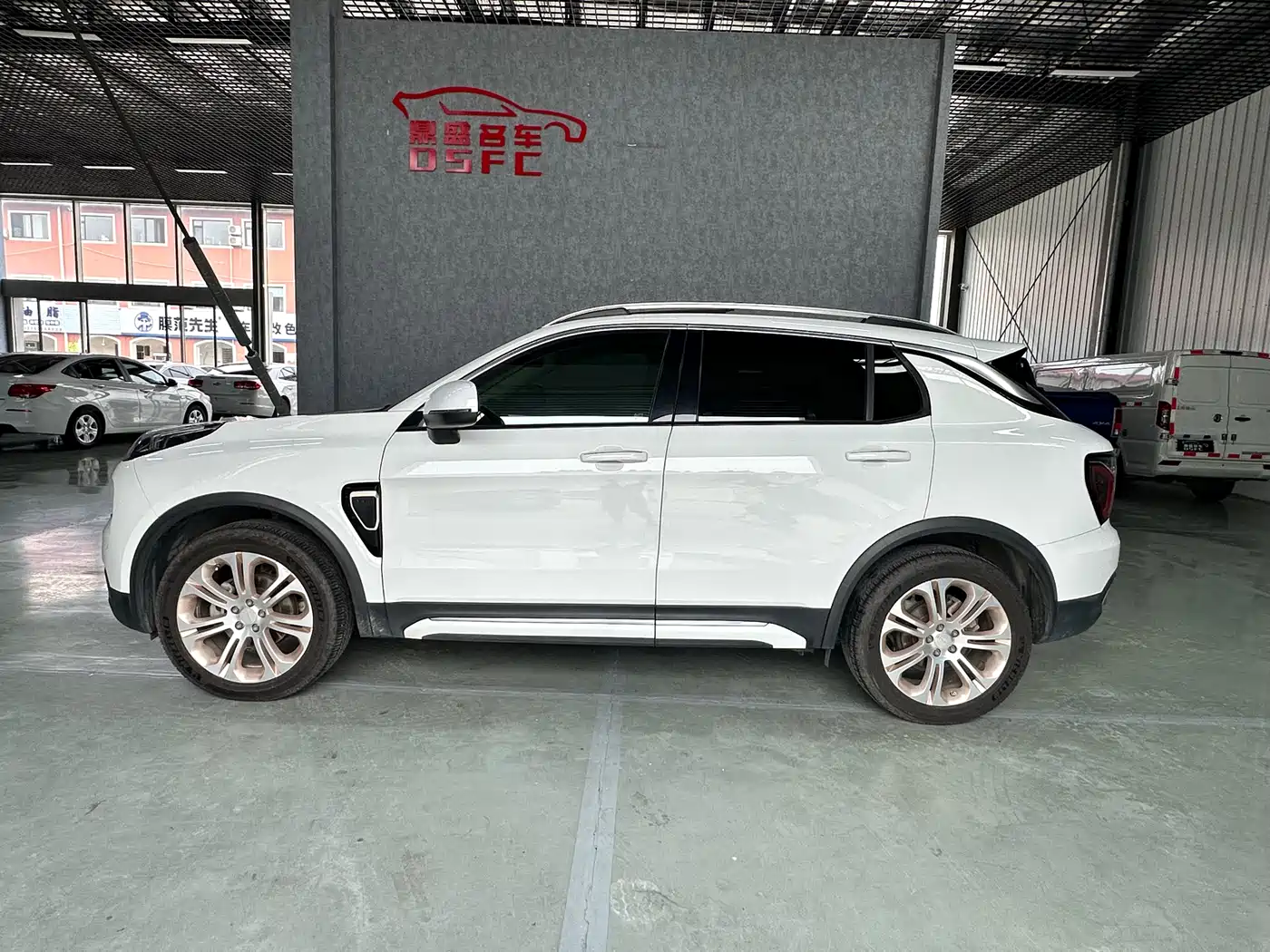 Lynk & Co 01 2017 2.0T 2WD Pro Version фото 4