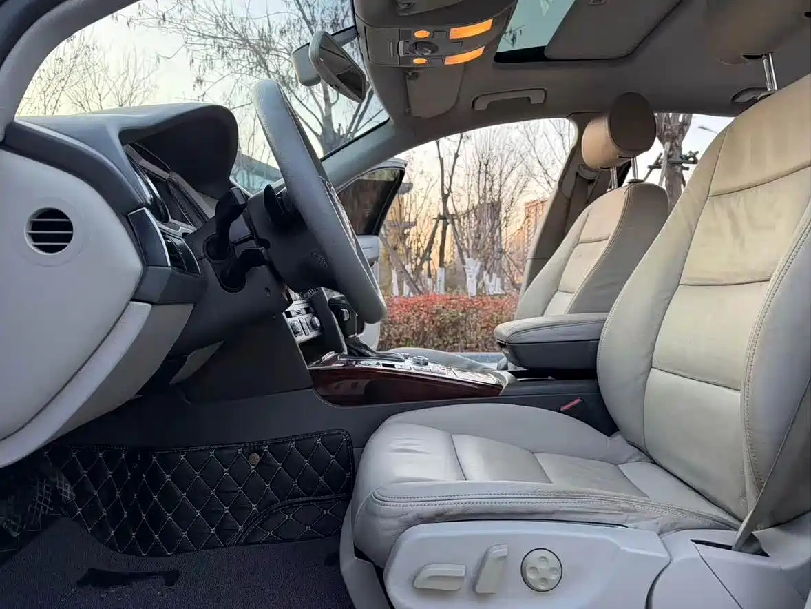 Фото 9 - Audi A6L
