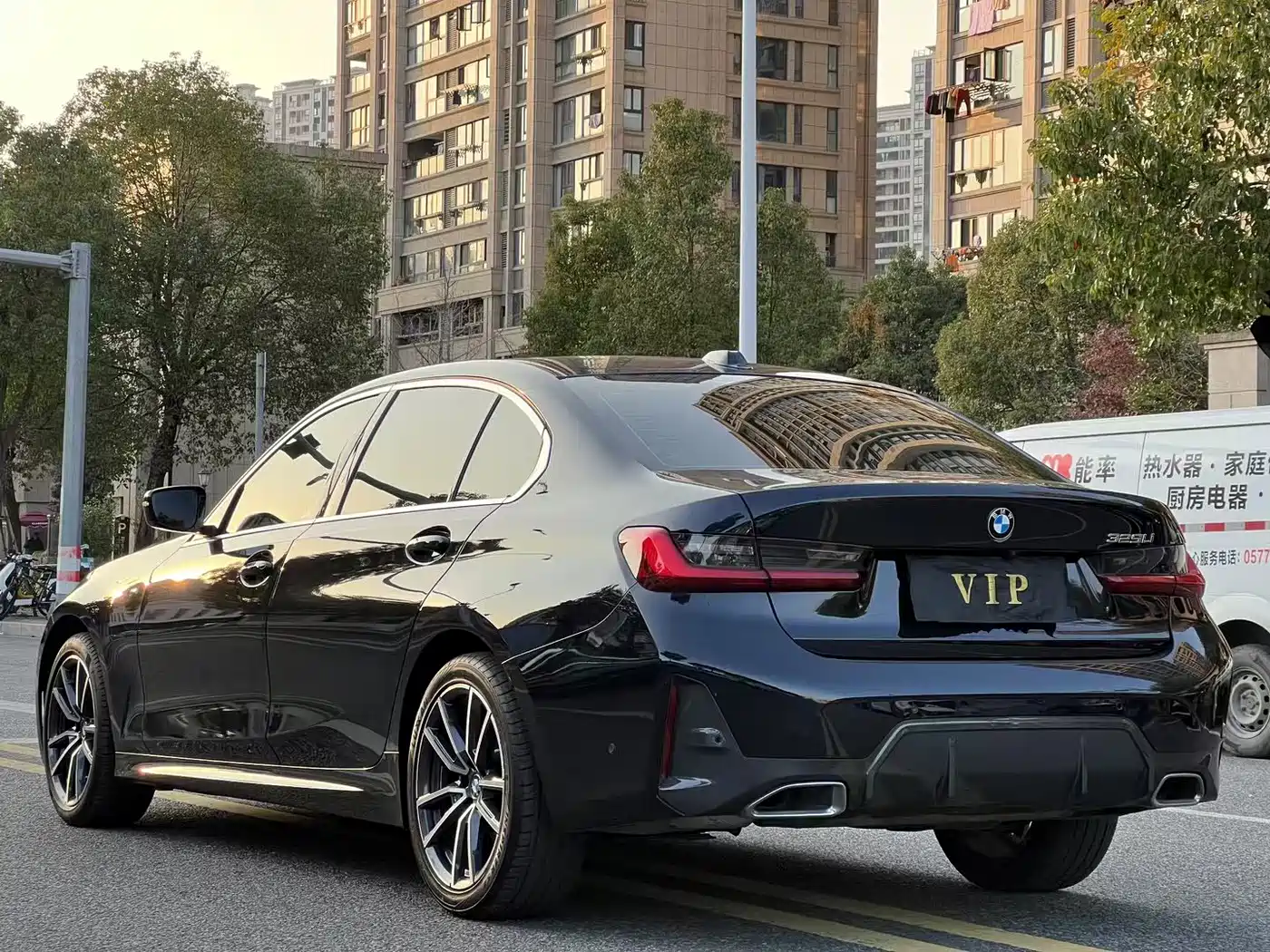 BMW 3 Series 2023 325Li M Sport Package фото 7