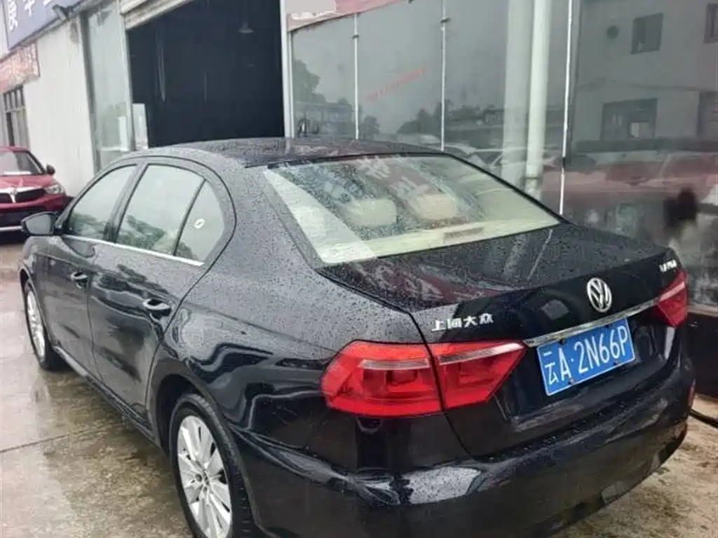 Volkswagen Lavida 2013 Facelift Classic 1.6L Manual Comfort фото 4
