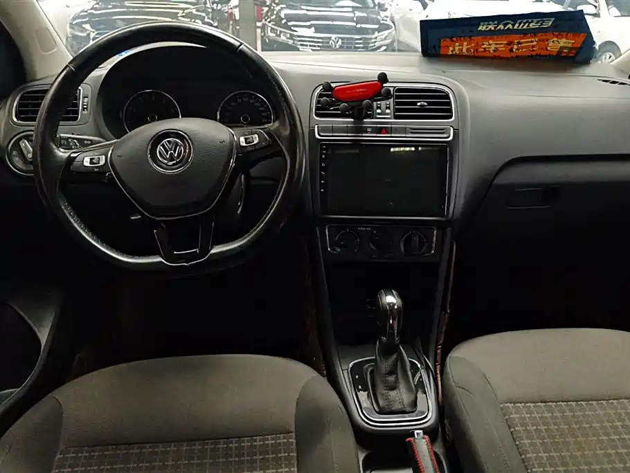 Volkswagen Polo 2016 1.6L Automatic Comfort фото 12
