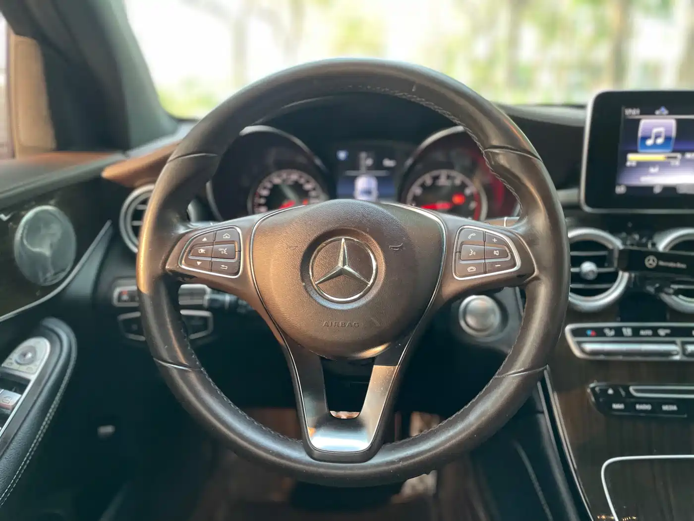 Mercedes-Benz GLC 2018 GLC 260 4MATIC Luxury фото 14