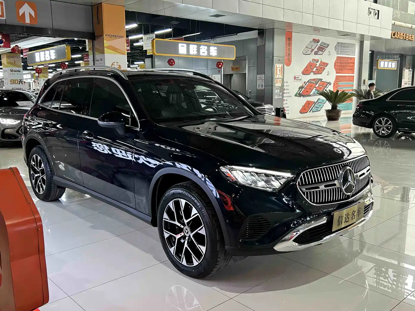 Mercedes-Benz GLC 2023 GLC 260 L 4MATIC Sport 5-seater фото 3