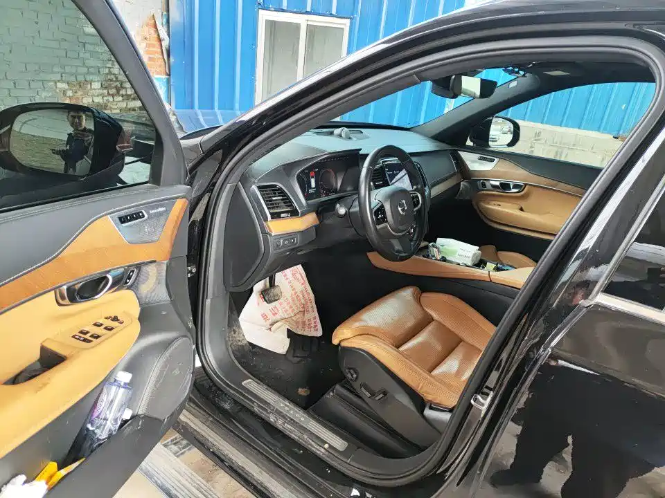 VOLVO XC90 PLUG IN HYBRID