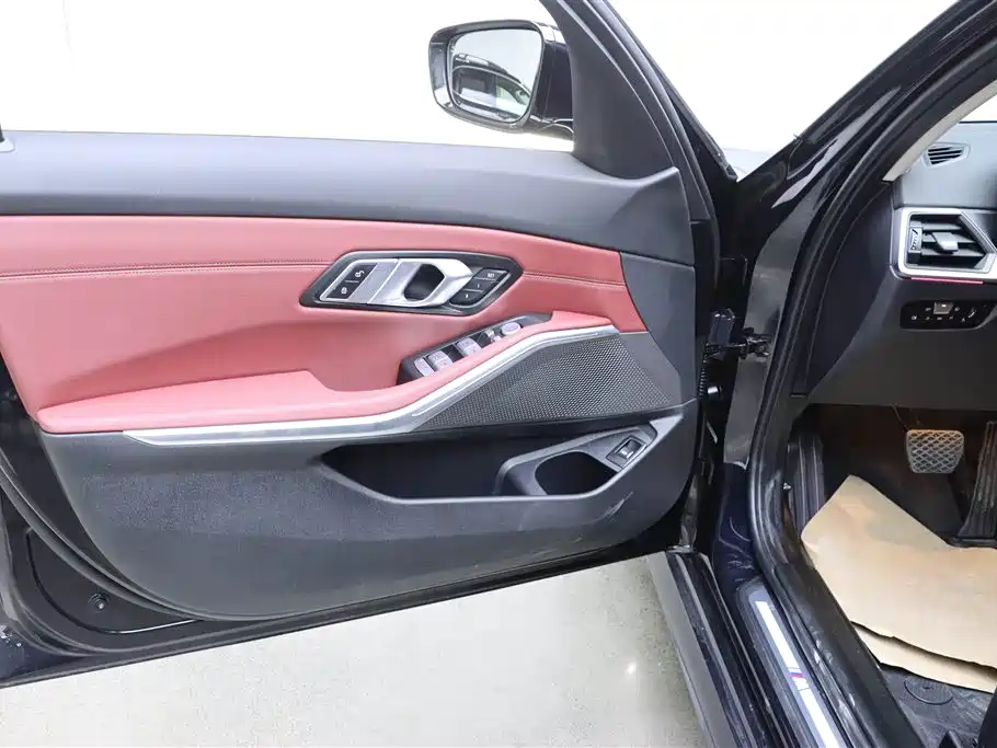 BMW 3 Series 2024 325Li M Sport Package фото 11