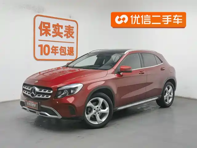 MERCEDES-BENZ GLA