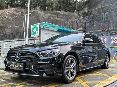 Mercedes-Benz E