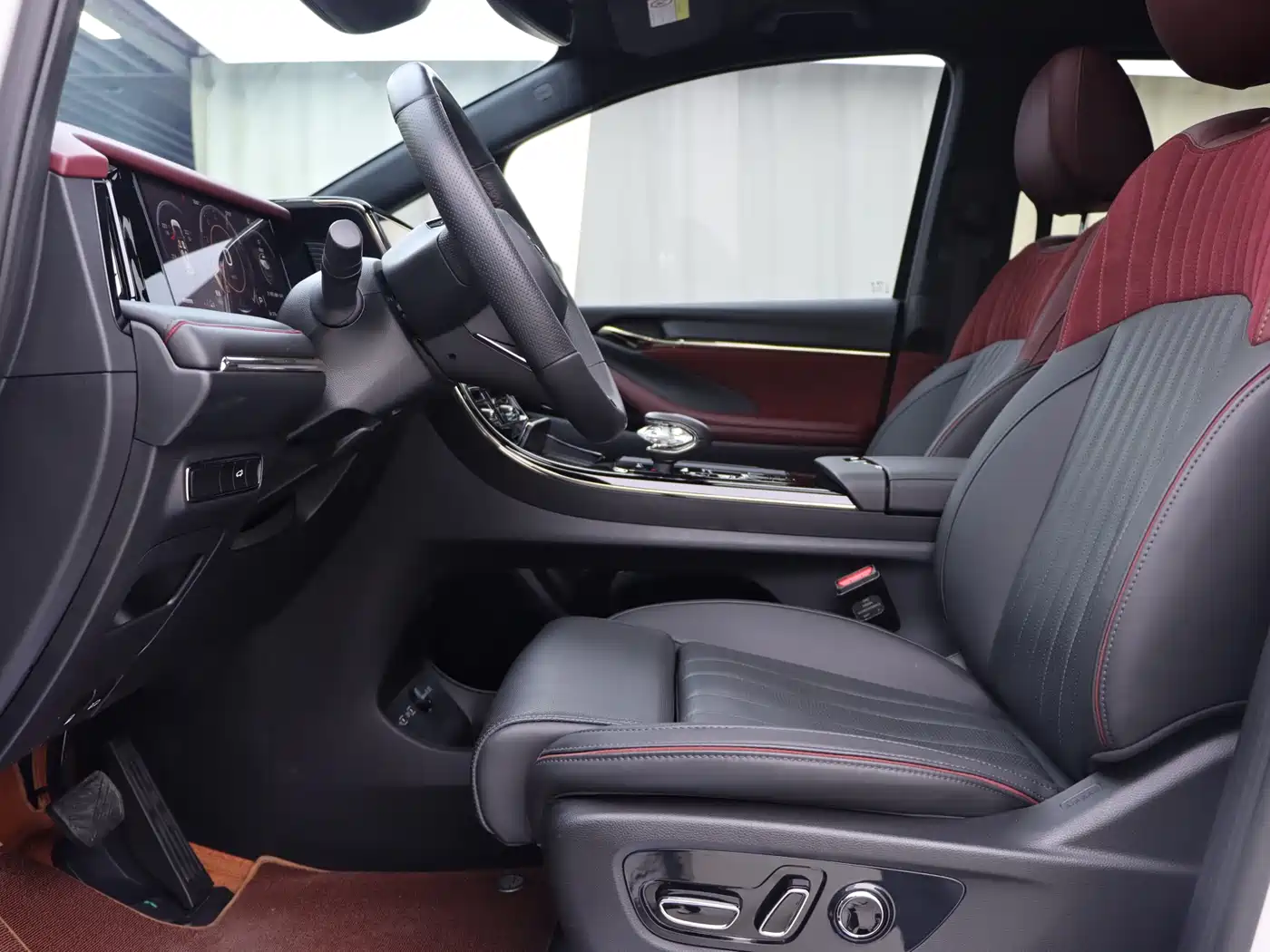 GAC Trumpchi Trumpchi M8 2024 Patriarch Series 400T Ultimate Edition фото 4