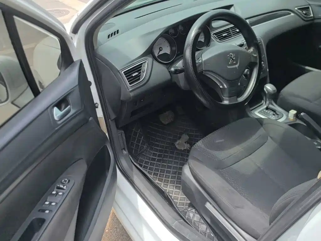 Peugeot 308 2014 2014 Model Joy Edition Classic 1.6L Automatic Superior Style