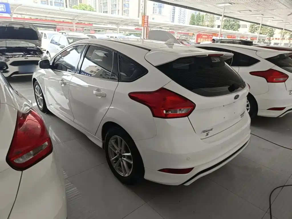 Фото 5 - Ford Focus