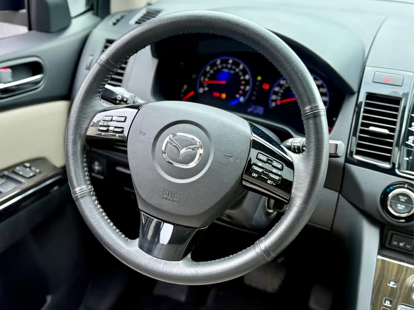 Mazda 8 2016 2015 2.5L Navigator Edition