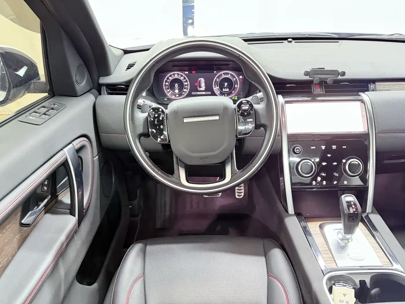 Land Rover Discovery Sport 2020 249PS R-Dynamic Performance фото 10