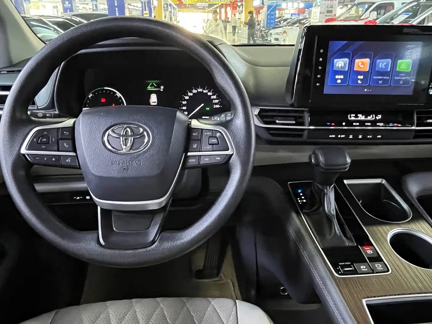 Toyota Sienna 2021 2.5L Hybrid Comfort Edition фото 4