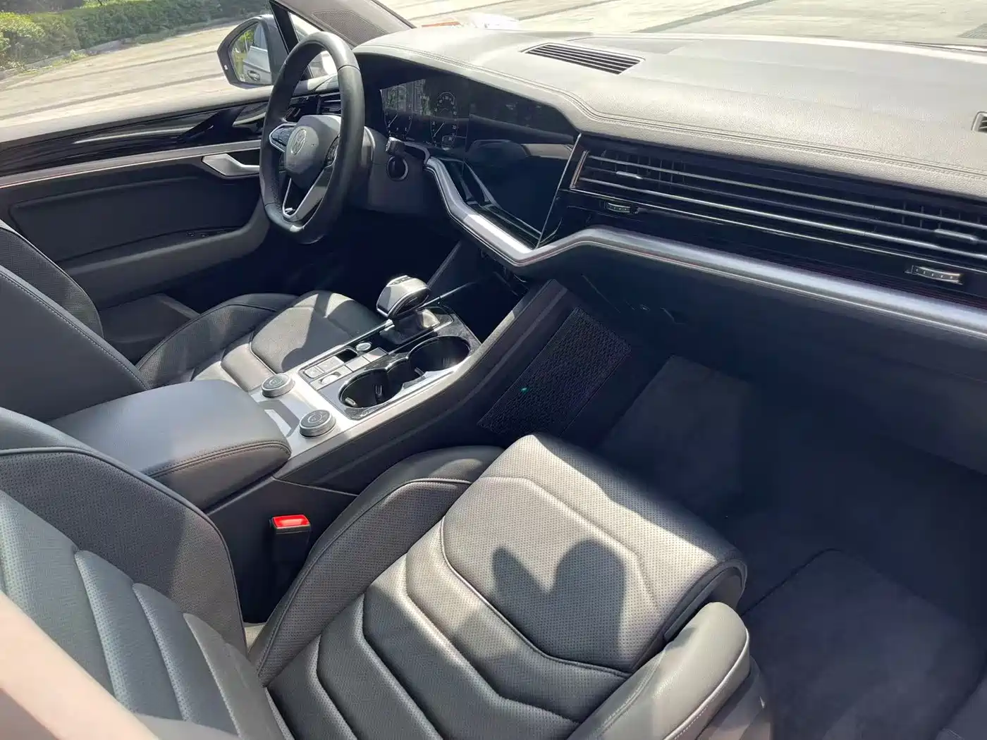 Volkswagen Touareg 2021 2.0TSI R-Line фото 13